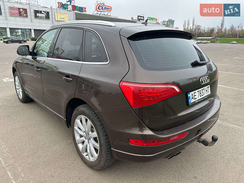 Внедорожник / Кроссовер Audi Q5 2011 в Кривом Роге