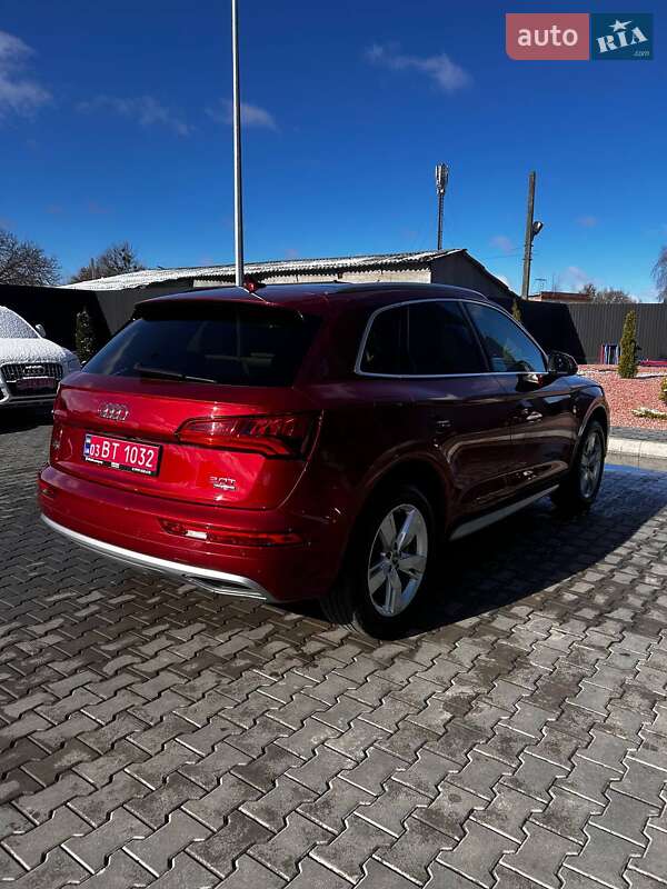 Внедорожник / Кроссовер Audi Q5 2017 в Луцке