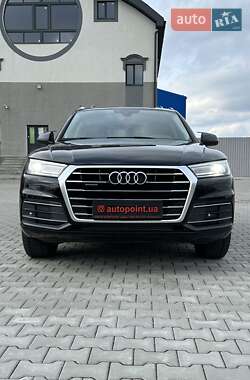 Внедорожник / Кроссовер Audi Q5 2018 в 