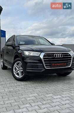 Внедорожник / Кроссовер Audi Q5 2018 в 