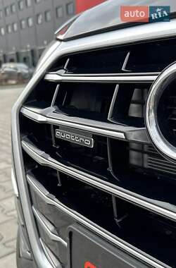 Внедорожник / Кроссовер Audi Q5 2018 в 