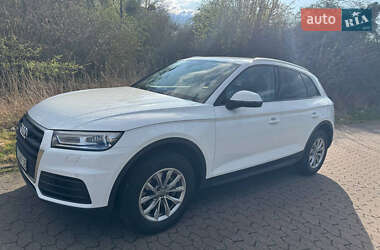 Внедорожник / Кроссовер Audi Q5 2018 в 