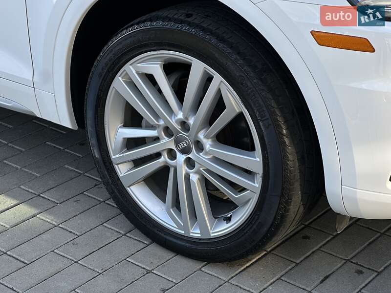 Внедорожник / Кроссовер Audi Q5 2018 в Мукачево