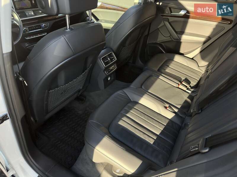 Внедорожник / Кроссовер Audi Q5 2018 в Мукачево