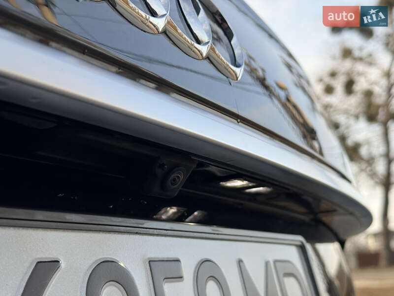 Позашляховик / Кросовер Audi Q5 2020 в Києві