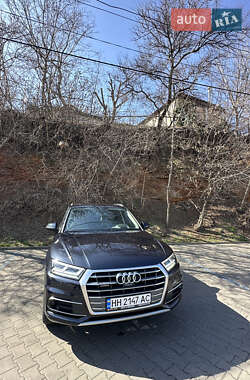 Внедорожник / Кроссовер Audi Q5 2018 в 