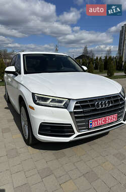 Позашляховик / Кросовер Audi Q5 2017 в 