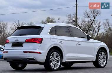 Внедорожник / Кроссовер Audi Q5 2020 в 
