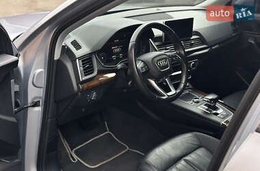 Внедорожник / Кроссовер Audi Q5 2017 в 