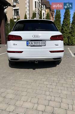 Внедорожник / Кроссовер Audi Q5 2017 в 