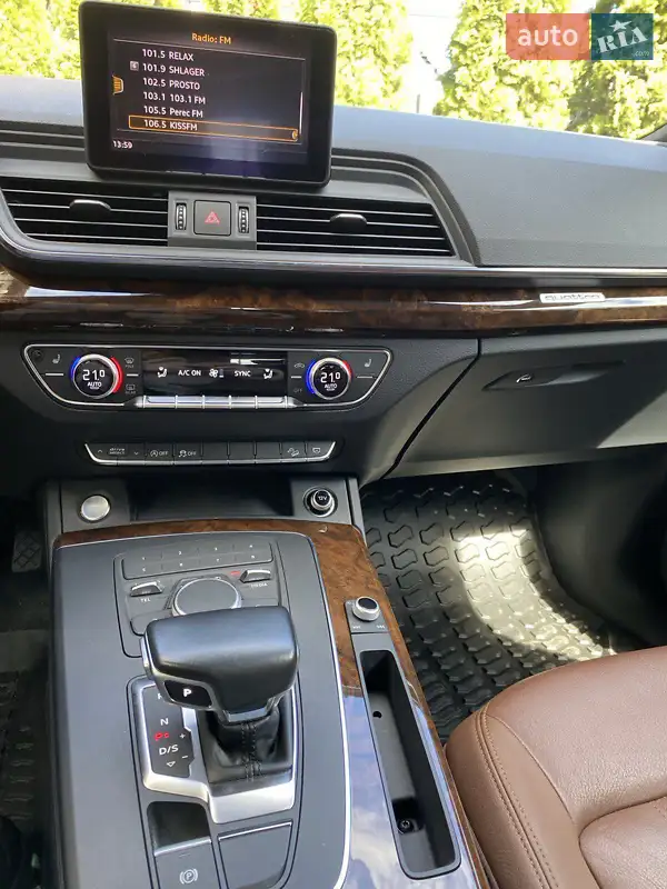 Внедорожник / Кроссовер Audi Q5 2017 в 