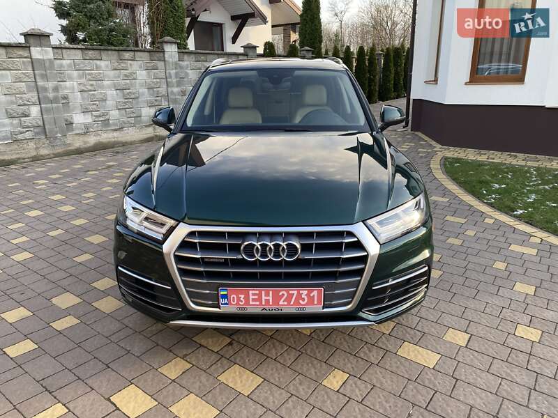 Позашляховик / Кросовер Audi Q5 2018 в 