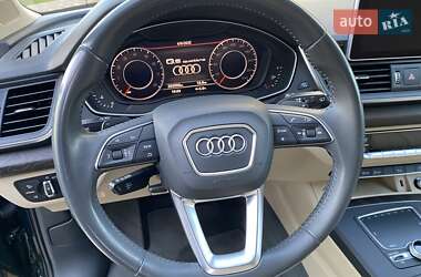 Позашляховик / Кросовер Audi Q5 2018 в 