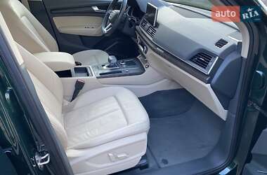Позашляховик / Кросовер Audi Q5 2018 в 