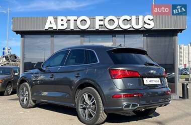 Внедорожник / Кроссовер Audi Q5 2019 в 