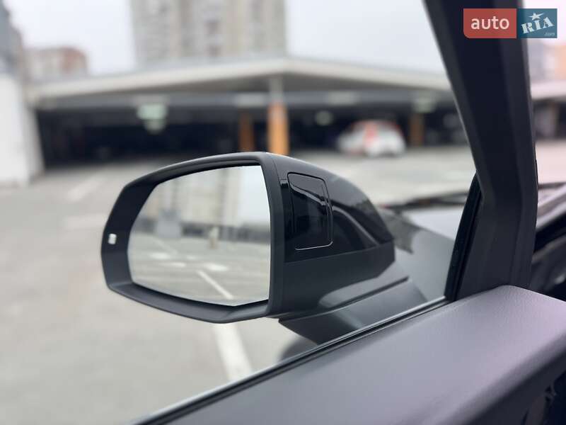 Внедорожник / Кроссовер Audi Q5 2024 в Киеве