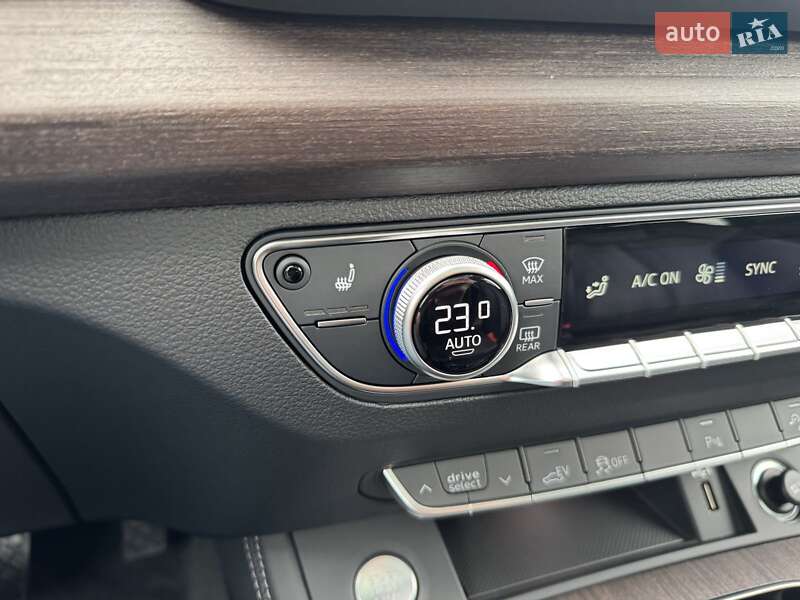 Внедорожник / Кроссовер Audi Q5 2024 в Киеве