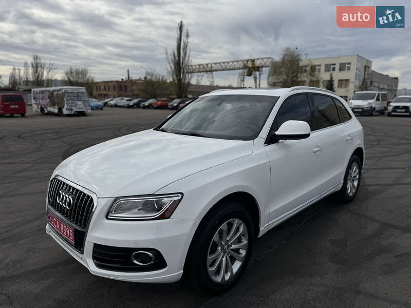 Позашляховик / Кросовер Audi Q5 2016 в 