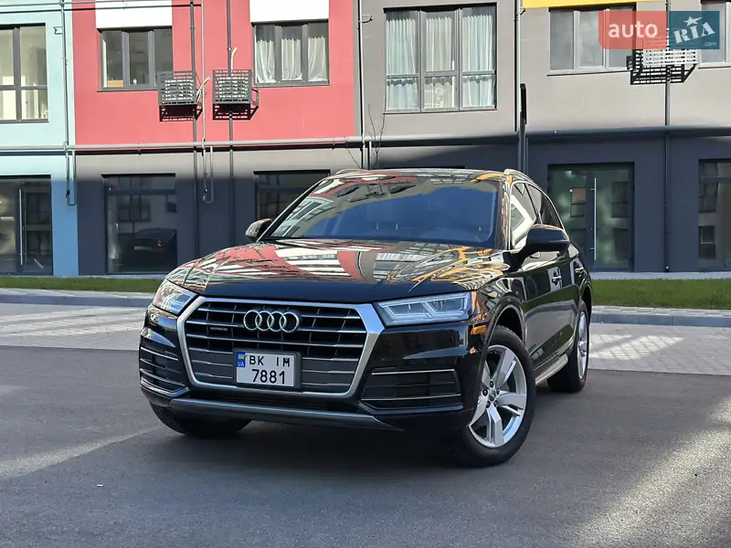 Внедорожник / Кроссовер Audi Q5 2018 в 