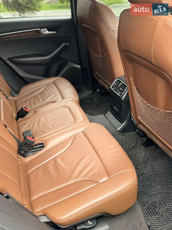 Внедорожник / Кроссовер Audi Q5 2010 в Виннице