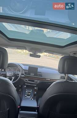 Внедорожник / Кроссовер Audi Q5 2017 в 