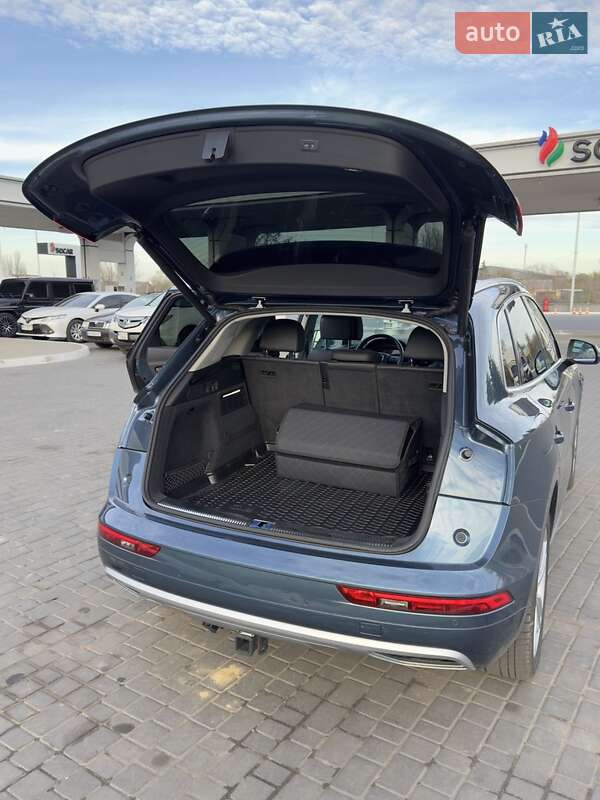 Внедорожник / Кроссовер Audi Q5 2018 в Одессе