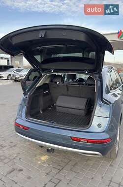 Внедорожник / Кроссовер Audi Q5 2018 в 