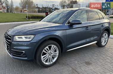 Внедорожник / Кроссовер Audi Q5 2018 в 