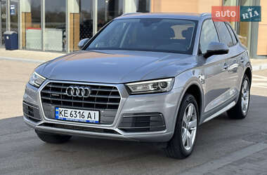 Внедорожник / Кроссовер Audi Q5 2018 в 