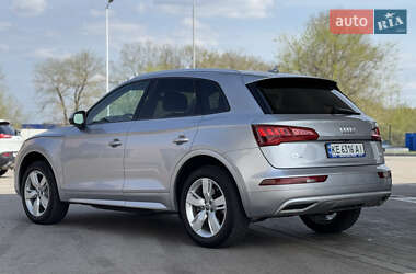 Внедорожник / Кроссовер Audi Q5 2018 в 
