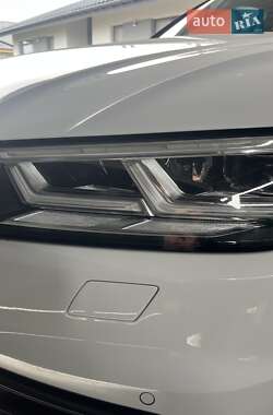 Внедорожник / Кроссовер Audi Q5 2018 в 