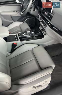 Внедорожник / Кроссовер Audi Q5 2018 в 