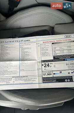 Внедорожник / Кроссовер Audi Q5 2018 в 