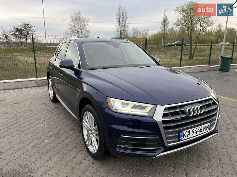 Внедорожник / Кроссовер Audi Q5 2018 в 
