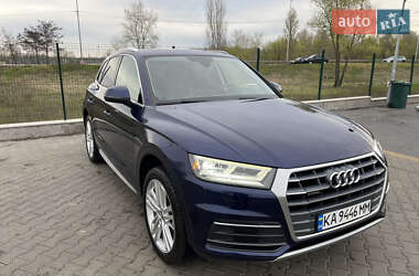 Внедорожник / Кроссовер Audi Q5 2018 в 