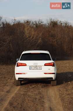 Внедорожник / Кроссовер Audi Q5 2017 в 