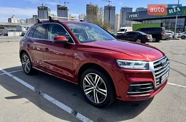Позашляховик / Кросовер Audi Q5 2019 в 