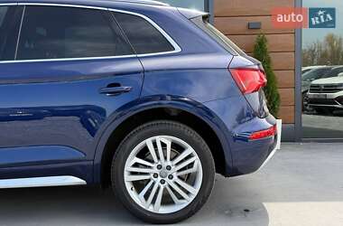 Внедорожник / Кроссовер Audi Q5 2018 в 
