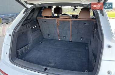 Внедорожник / Кроссовер Audi Q5 2017 в 