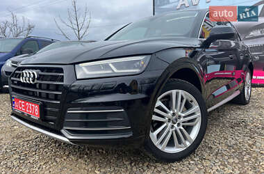 Внедорожник / Кроссовер Audi Q5 2018 в 