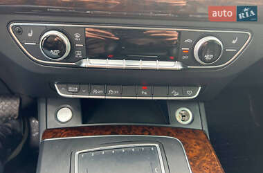 Внедорожник / Кроссовер Audi Q5 2018 в 