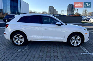 Внедорожник / Кроссовер Audi Q5 2018 в 