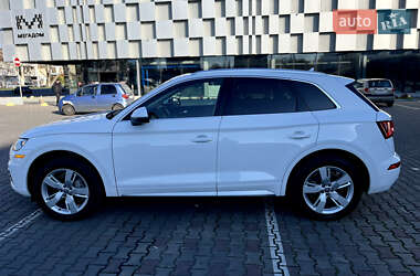 Внедорожник / Кроссовер Audi Q5 2018 в 