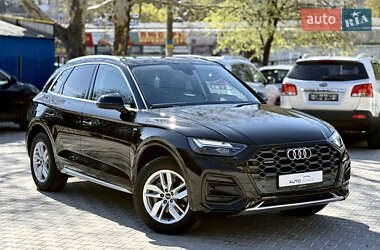 Внедорожник / Кроссовер Audi Q5 2022 в 
