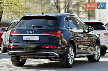 Внедорожник / Кроссовер Audi Q5 2022 в 