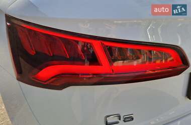 Внедорожник / Кроссовер Audi Q5 2018 в 