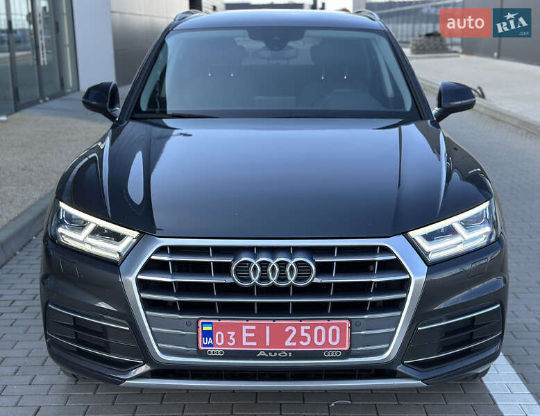 Внедорожник / Кроссовер Audi Q5 2020 в 