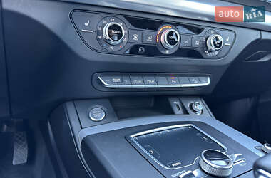 Внедорожник / Кроссовер Audi Q5 2020 в 