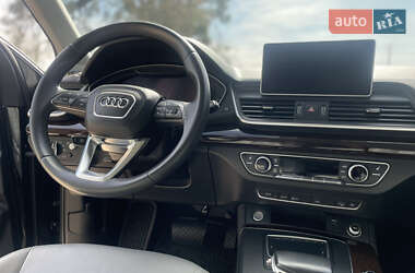 Внедорожник / Кроссовер Audi Q5 2018 в 