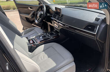 Внедорожник / Кроссовер Audi Q5 2018 в 